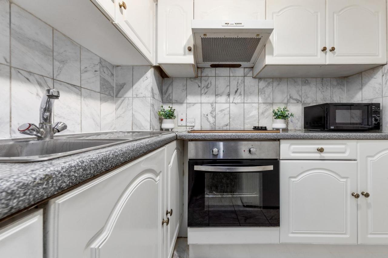 Flat In Baker Street Apartment London Exterior photo